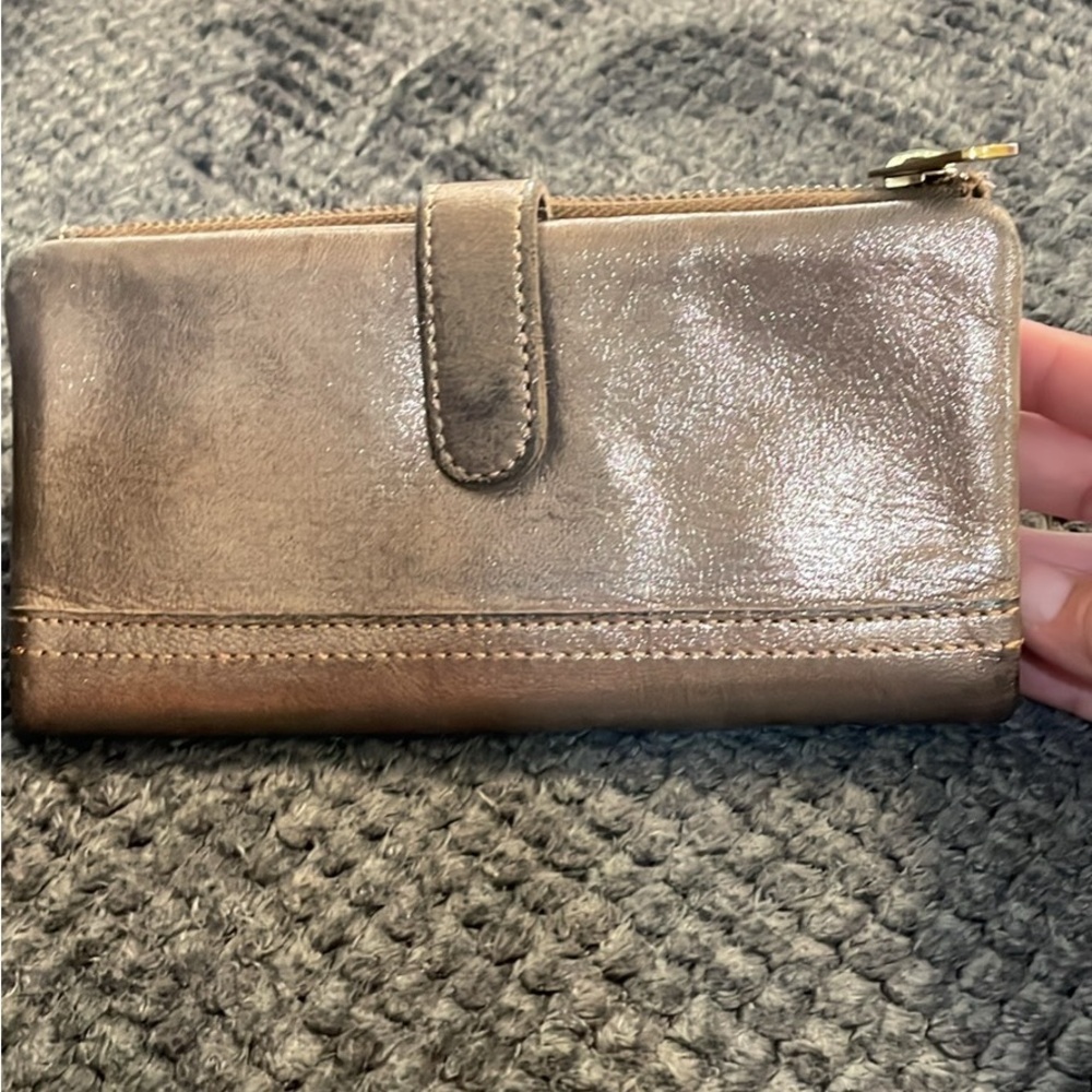 Elegant Fossil Gold Metallic Leather Women's Wallet